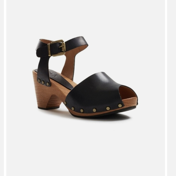 Lisa B Peep Toe Wooden Clog - Picture 14 of 15